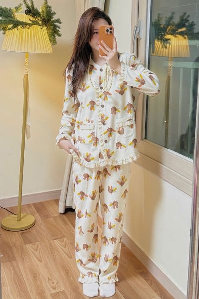 BM2508PJ02 - Pyjama Beemon vải tổ ong màu be họa tiết cho Mẹ freesize 50-65kg
