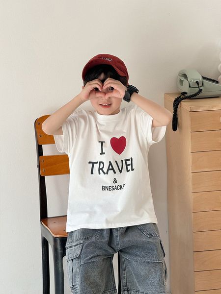 ABT69 - Áo cotton AoAo Kids I love travel 2 màu trắng/đen cho bé size 90-150