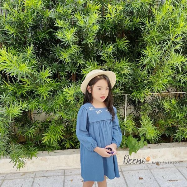 V00131 - Váy đũi dài tay Beemo cổ yếm thêu hoa 2 màu xanh / trắng size 80 -130