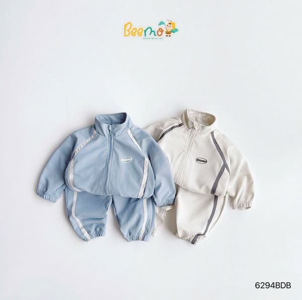 6294BDB - Bộ khoác gió Beemo vui chơi mỗi ngày 2 màu be/xanh bé trai size 1-6y