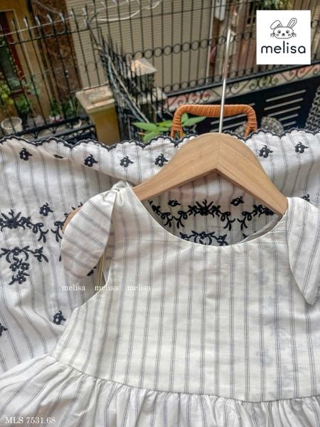 MLSDCC.7531 - Váy Melisa kẻ vai thắt nơ thêu hoa đen size 2-11y