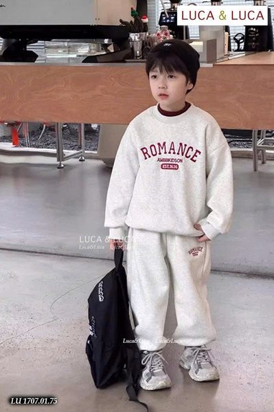 LU 1707 - Bộ nỉ hai da Luca in chữ Romance 2 màu cho bé size 2-12y