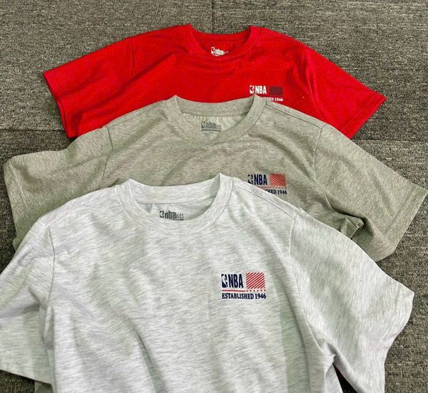 ABT71 - Áo cotton 3 màu logo ngực cho bé size 120-160