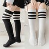 PKT04 - Tất chân kẻ cao tới đầu gối 2 màu trắng/đen