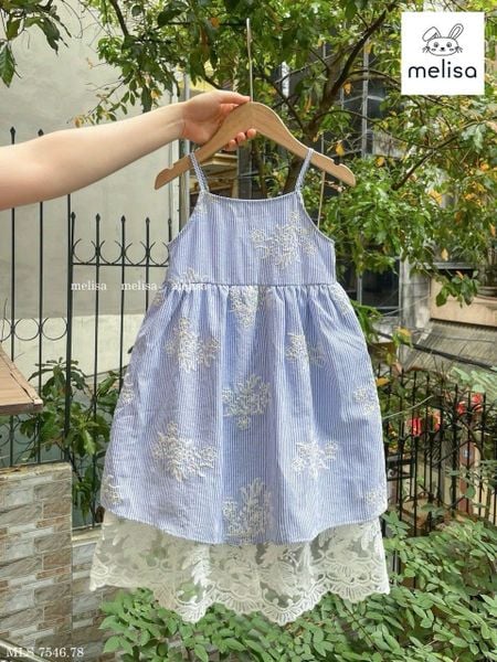 MLSDCC.7546 - Váy 2 dây Melisa sọc xanh thêu hoa chân ren trắng size 2 - 12y