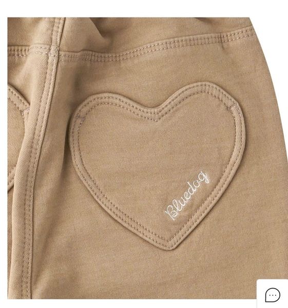 QBG01 - Quần kaki BD màu be túi trái tim bé gái size 100-165