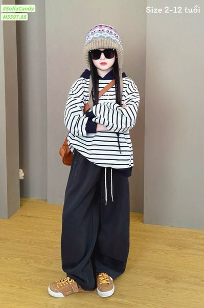 M5597 - Bộ Mia Kids áo kẻ ngang + quần nỉ ống suông màu đen bé gái size 2-12y