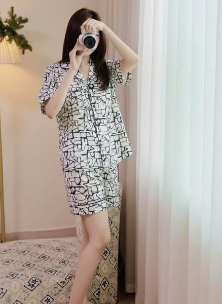BM2601PJ04 - Bộ Pyjama Beemon cho Mẹ và Bé lớn freesize