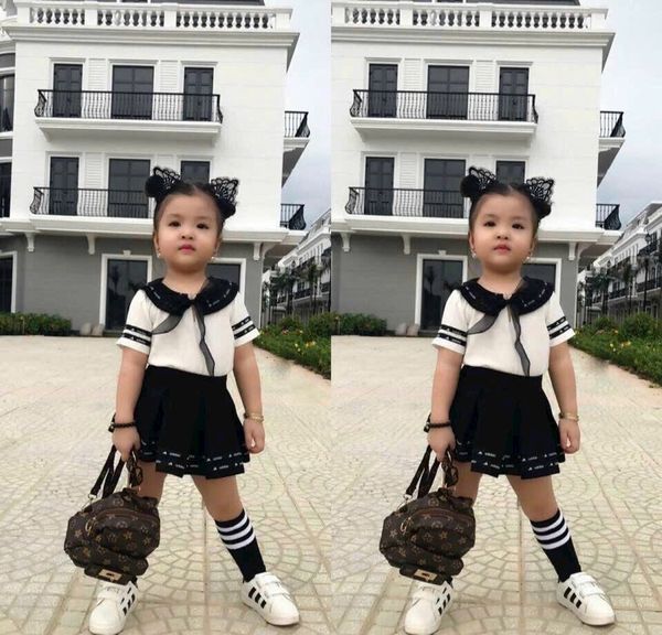 PKT04 - Tất chân kẻ cao tới đầu gối 2 màu trắng/đen