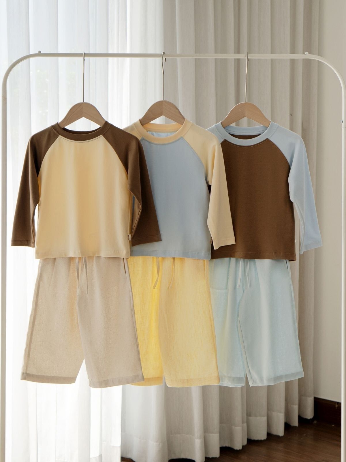  Áo raglan tay dài phối màu cho bé À Ú 