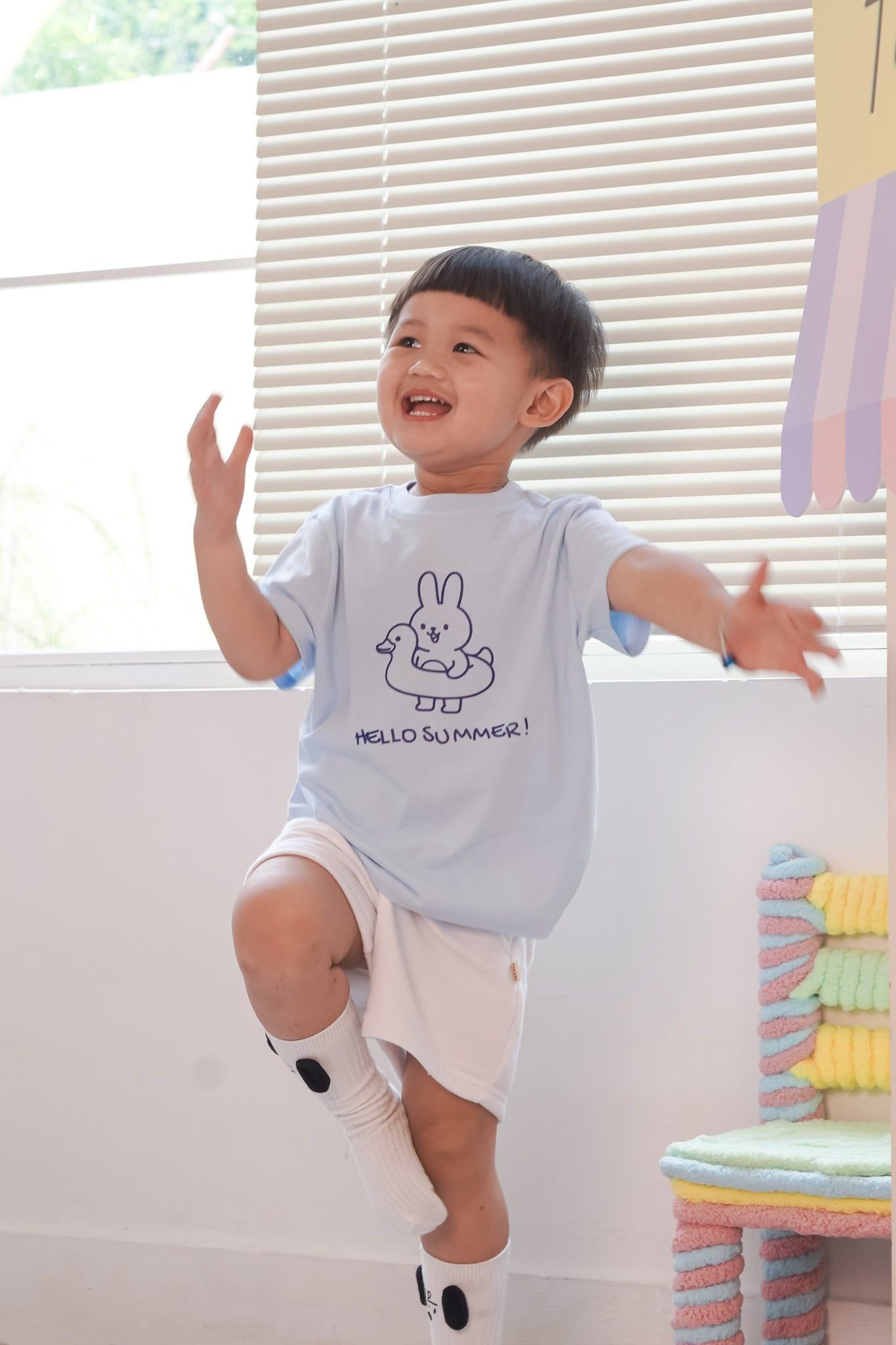 Áo thun tay ngắn in hình Summer 01 Thỏ đeo phao