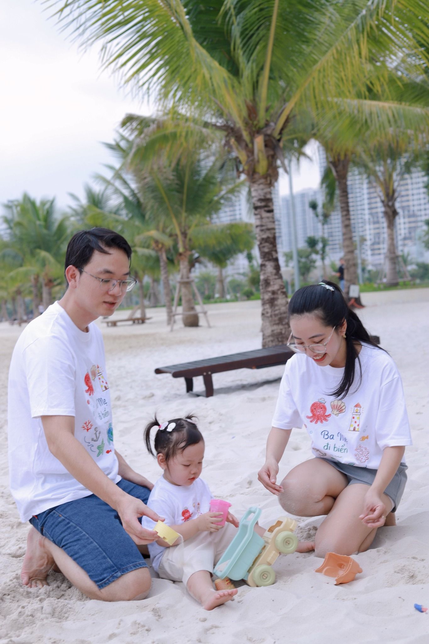 Áo thun tay ngắn người lớn ba mẹ đi biển À Ú