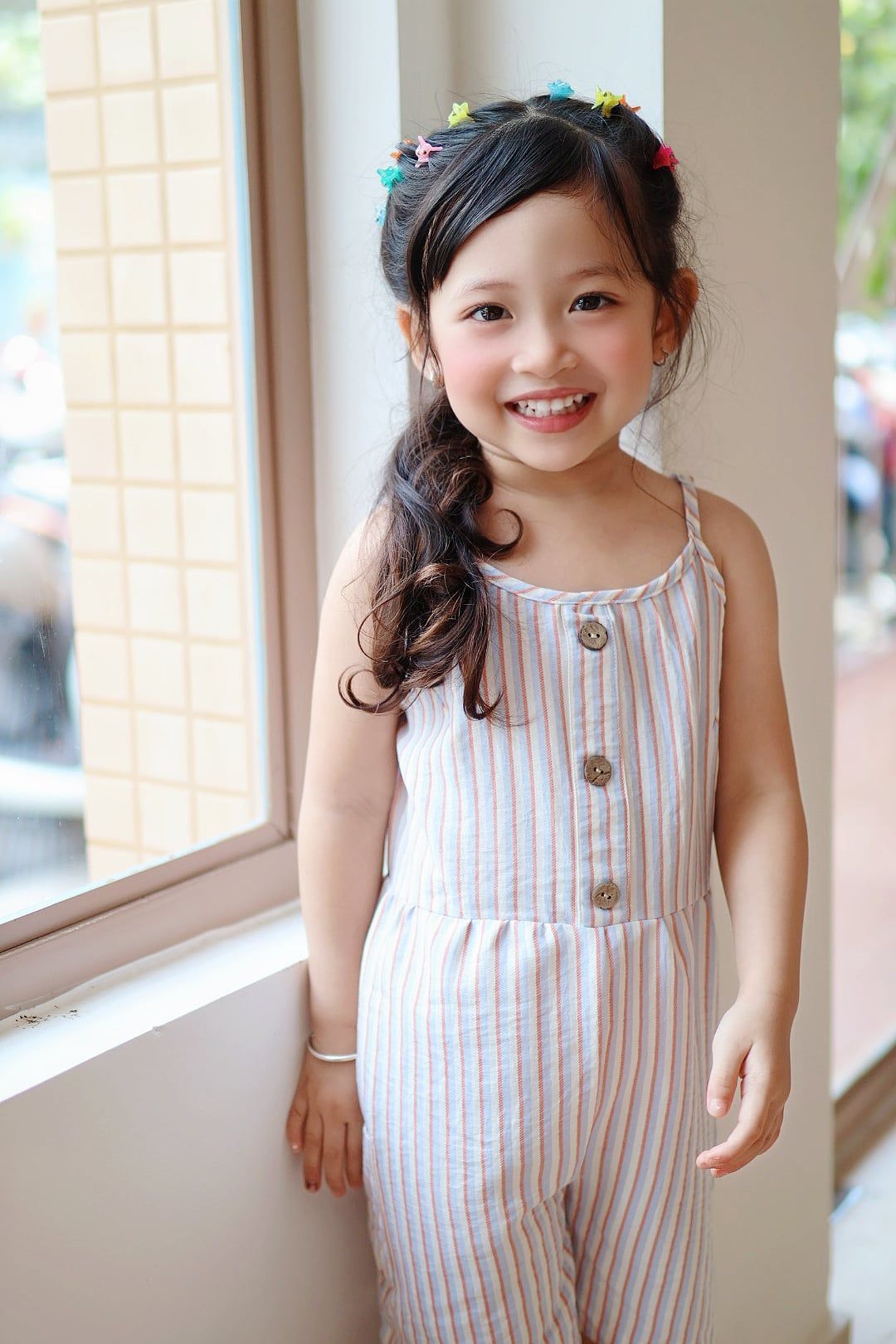 Jumpsuit bé gái sọc vải đũi bé gái À Ú