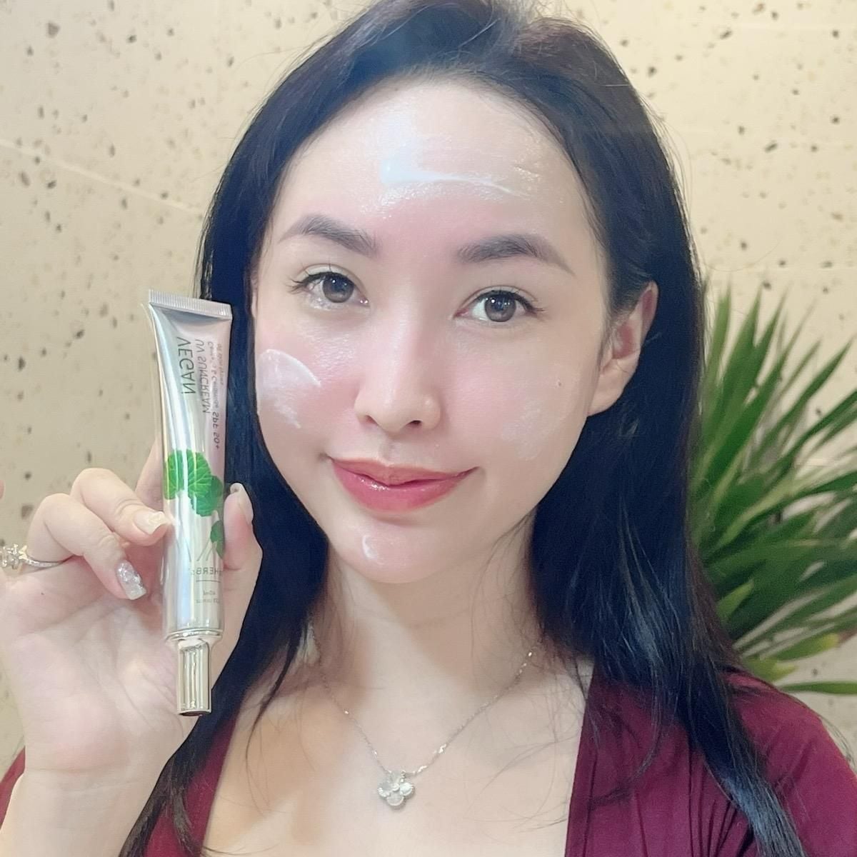  soHERBs- Kem Chống Nắng Vegan Size L (Lớn) - Tặng 2 Gói SRM Khổ Qua Skincare Women 