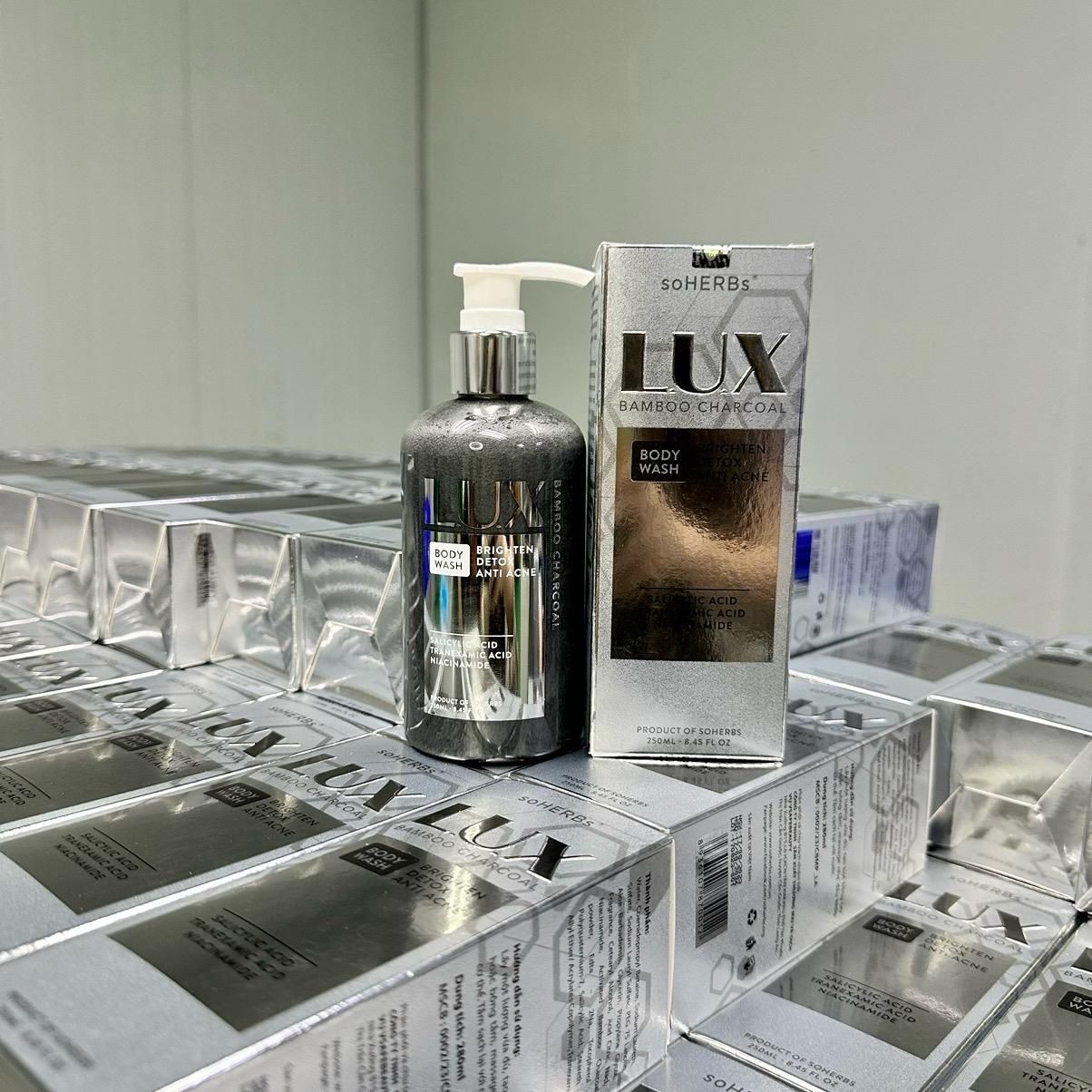  Sữa Tắm LUX Tinh Chất Than Tre 250ml [Quà Tặng: 1 Gói TTBC + 1 Bông Tắm] Giúp Dưỡng Body Dưỡng Sáng Da Làm Mờ Vết Thâm Đều Màu Da 