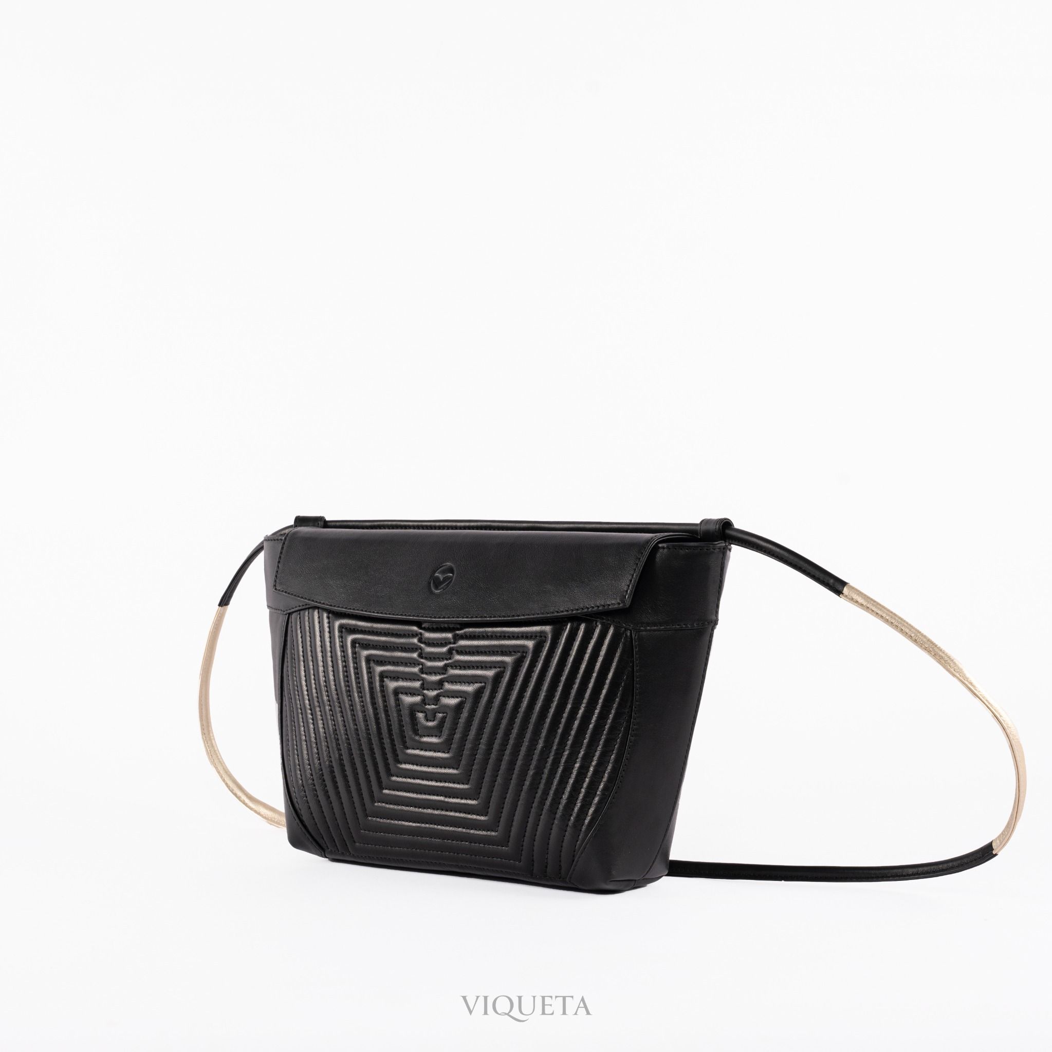 CLOUD V3 MEDIUM-BLACK