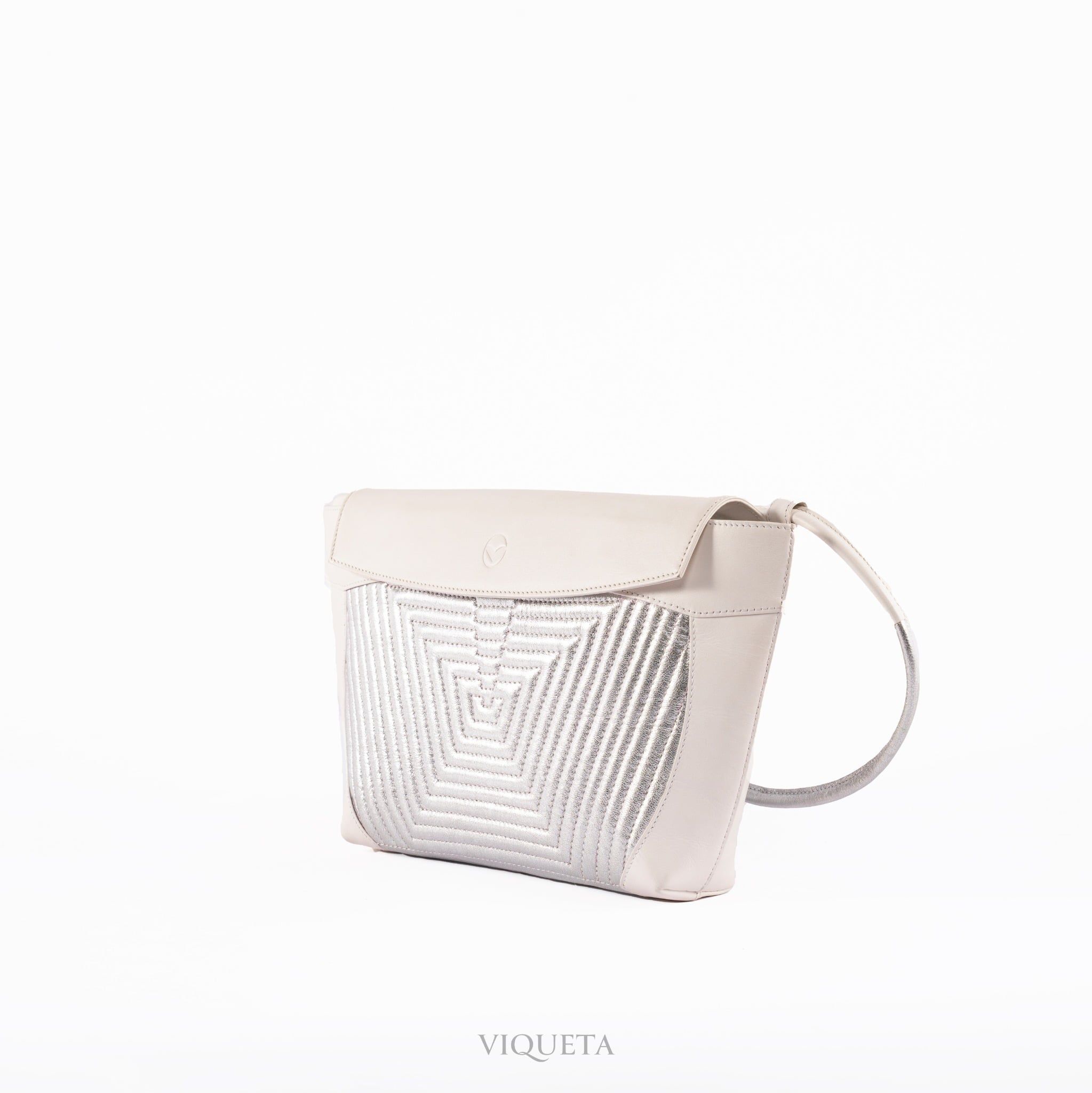 CLOUD V3 MEDIUM-WHITE