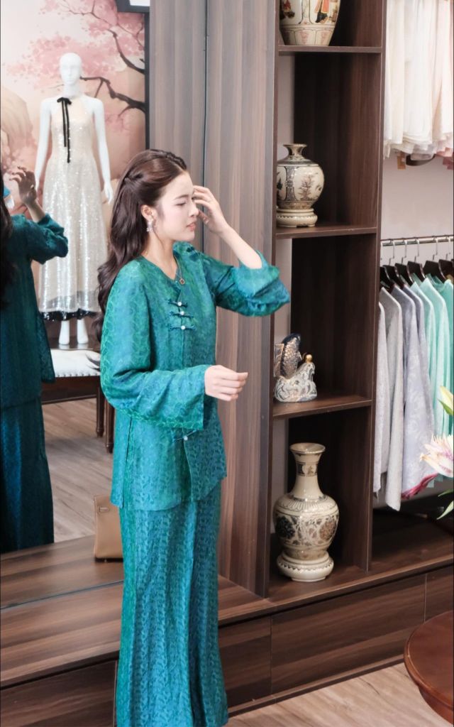 Pháp Phục Xanh Cúc Ngọc