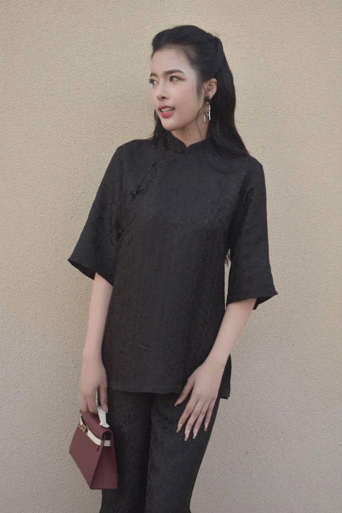 PP đen tay ngắn