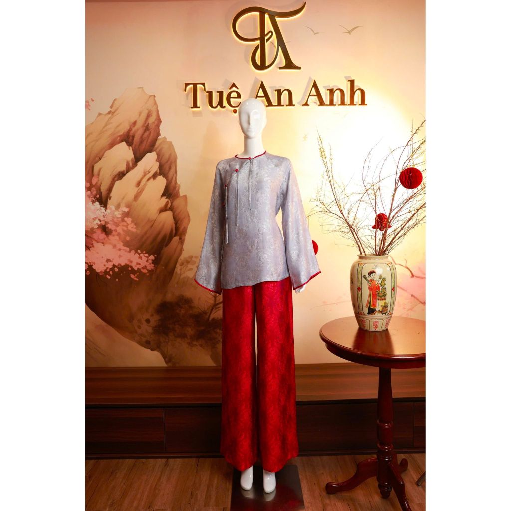 Pháp Phục Xám Viền Đỏ