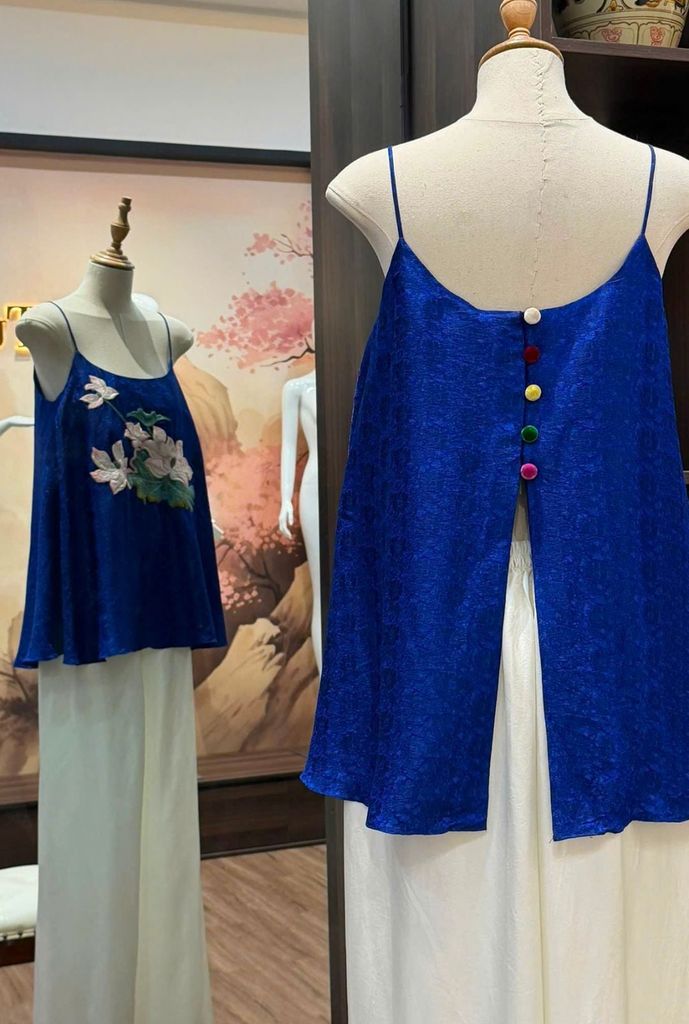 Áo Gấm Xanh Dương Thêu Hoa