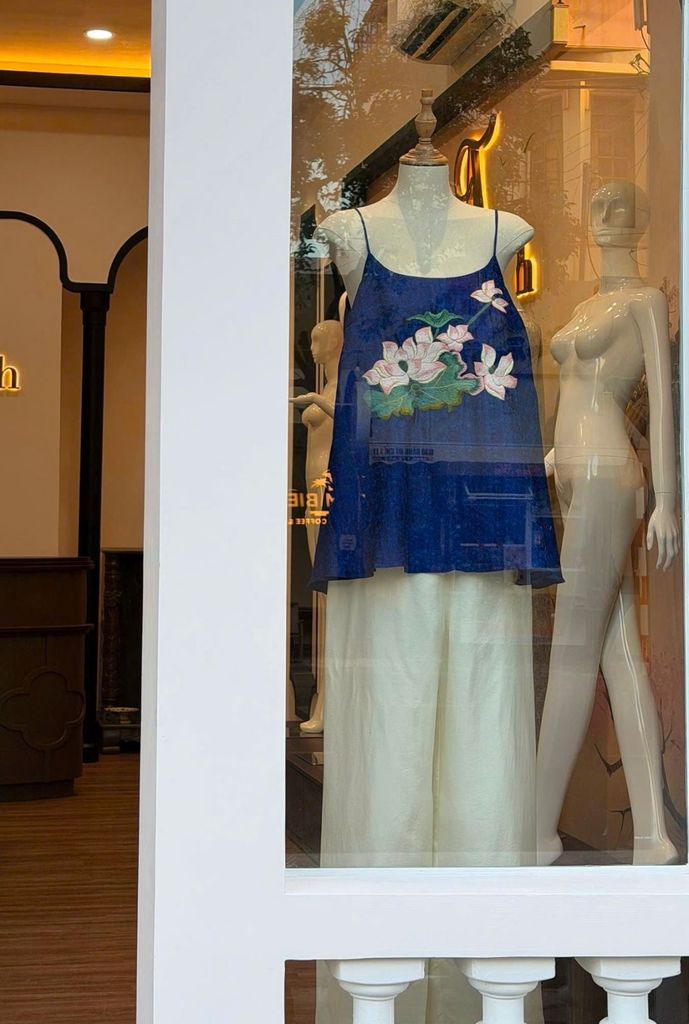 Áo Gấm Xanh Dương Thêu Hoa