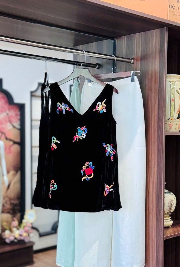 Áo Nhung Thêu Họa Tiết