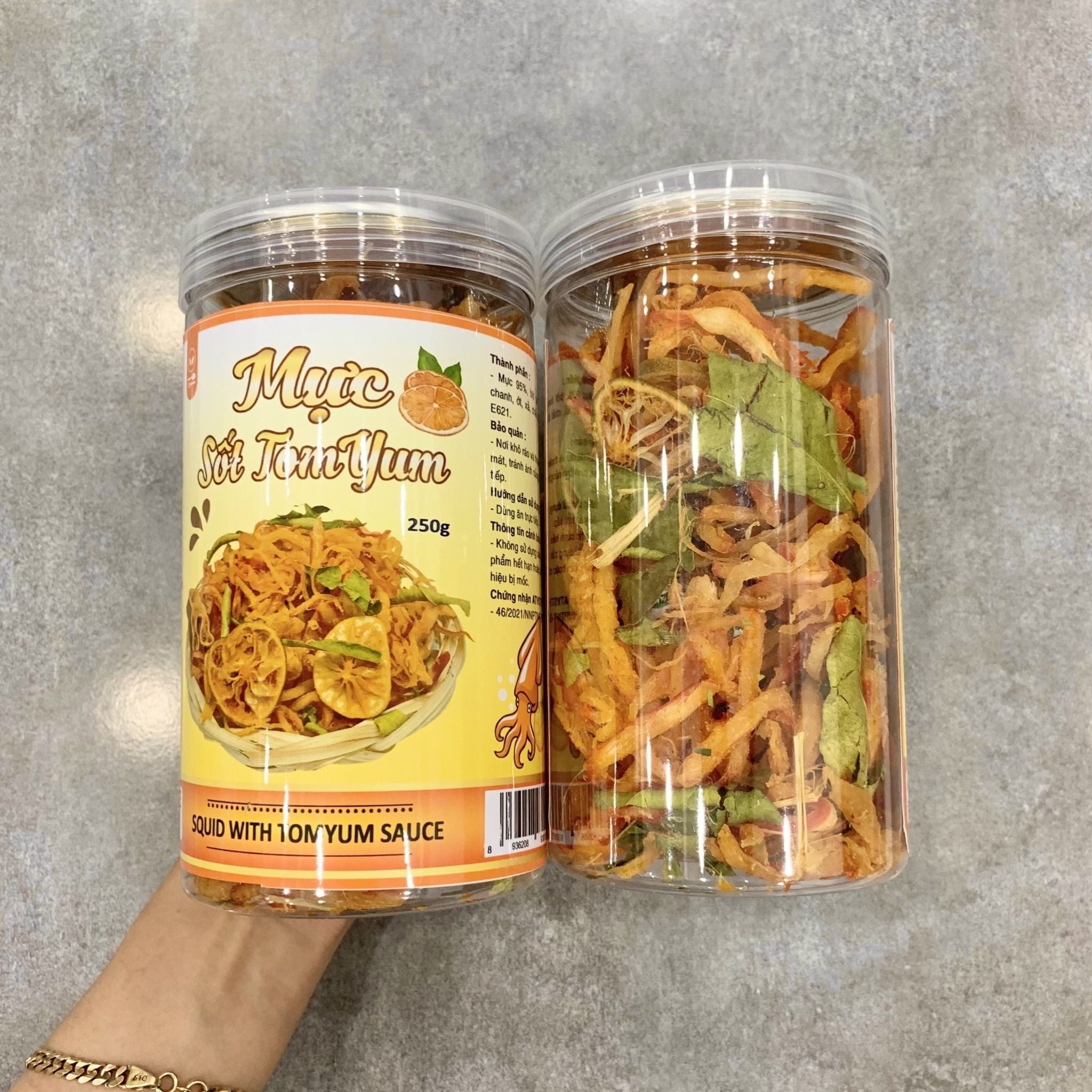  Mực sốt tôm yum Nutstalk hộp 250g 