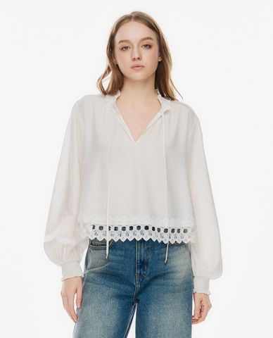 GIGI - Áo kiểu nữ cổ V dây rút tay phồng phối ren 