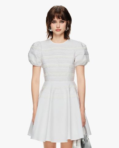  GIGI - Đầm mini cổ tròn tay phồng phối ren 