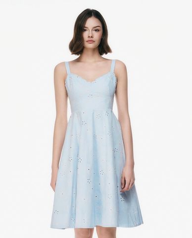  GIGI - Đầm hai dây mini cổ tim thêu hoa 