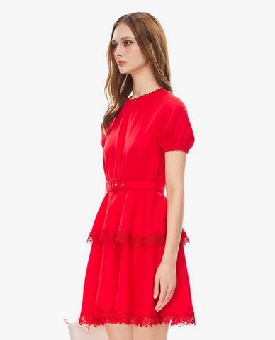  GIGI - Đầm xếp tầng mini cổ tròn tay phồng viền ren 