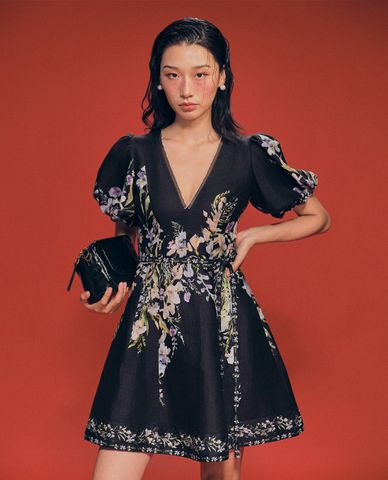  GIGI - Đầm mini cổ V tay bồng phối hoạ tiết hoa nữ tính 