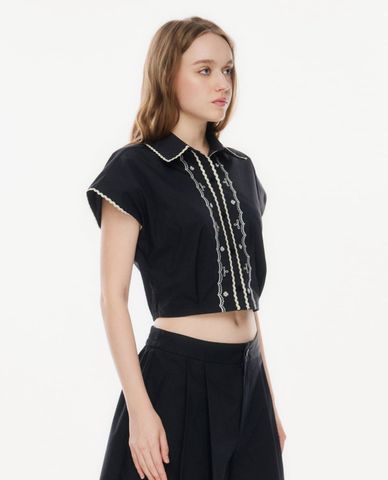  GIGI - Áo croptop nữ cổ bẻ tay ngắn viền ren 