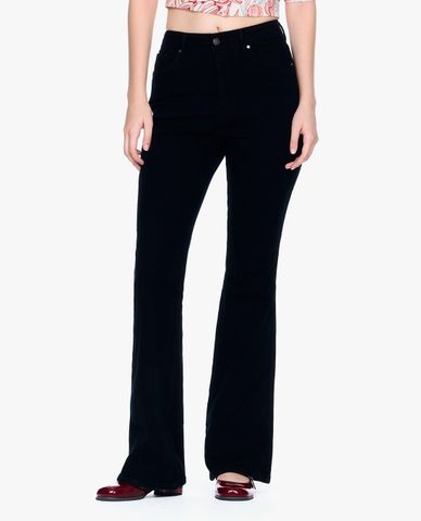  GIGI - Quần jeans nữ ống loe phom ôm hiện đại 