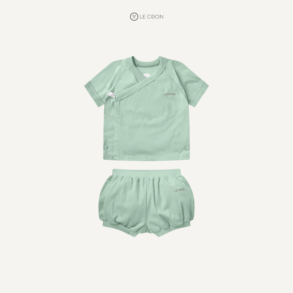  Bộ đồ cúc bấm quần sooc bom - Màu Xanh lá Misty Jade 