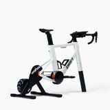  ZWIFT RIDE BIKE cùng KICK CORE 2 