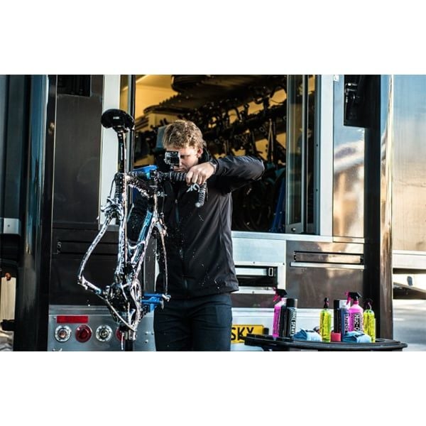 Bàn Chải Vệ Sinh Chi Tiết