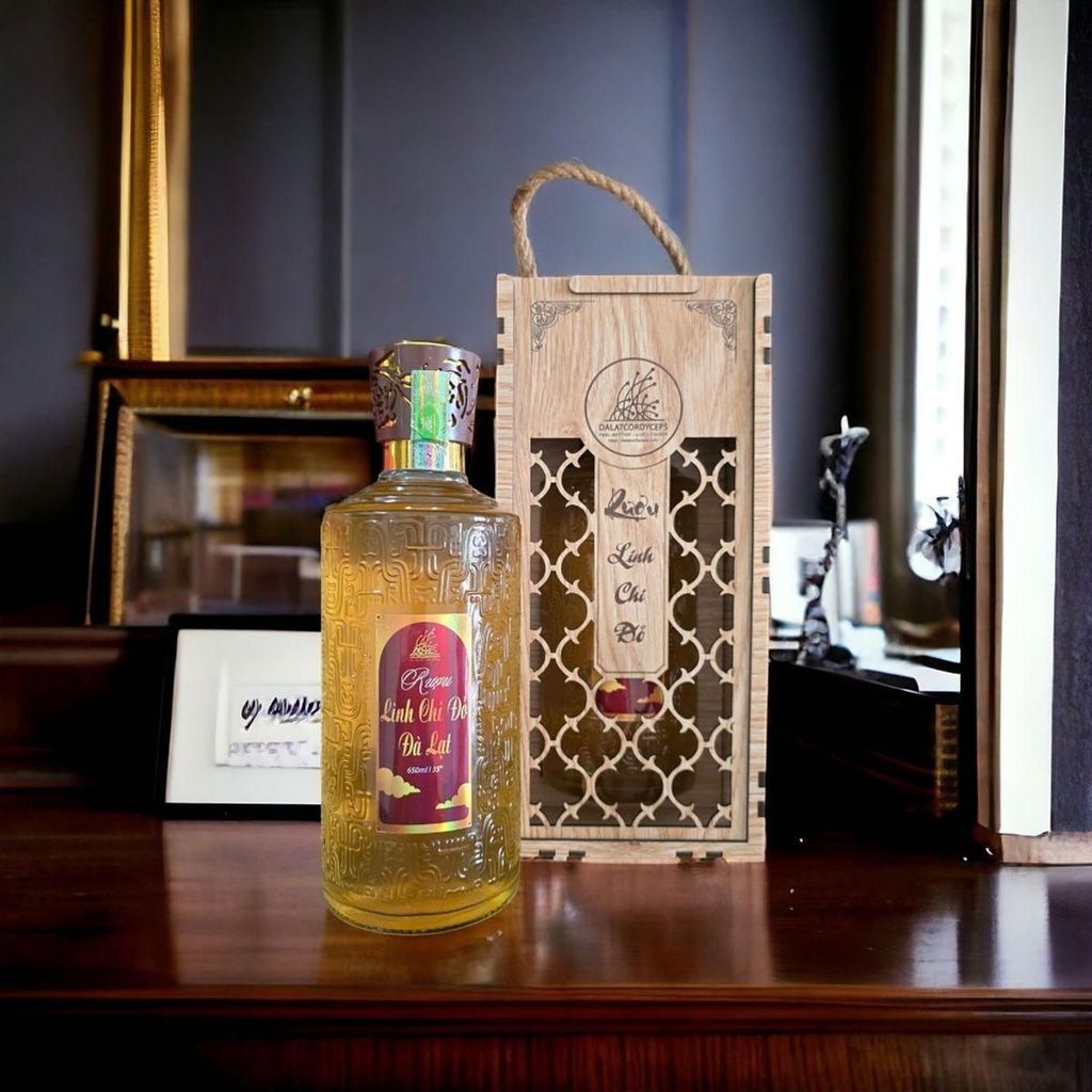 Nấm linh chi đỏ ngâm rượu - Dalat Cordyceps - Hộp gỗ cao cấp