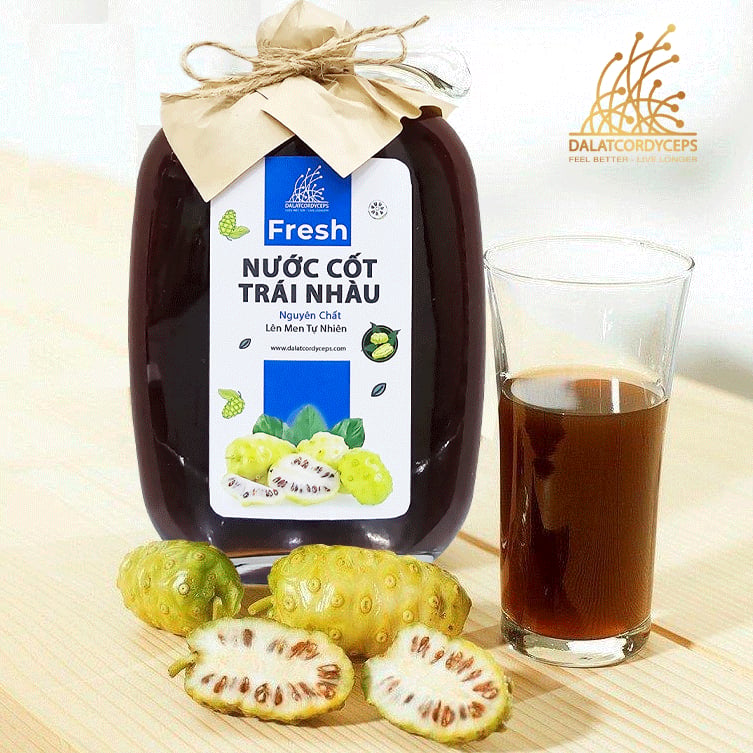 Nước cốt trái nhàu được làm từ trái nhàu tươi được lên men tự nhiên - Dalat Cordyceps