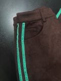  QUẦN NÂU DÀI VIỀN XANH ỐNG VÒM Mocha Emerald Curved Track Pants - Q9645 