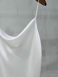  ÁO TRẮNG SATIN 2 DÂY CỔ ĐỔ A869 