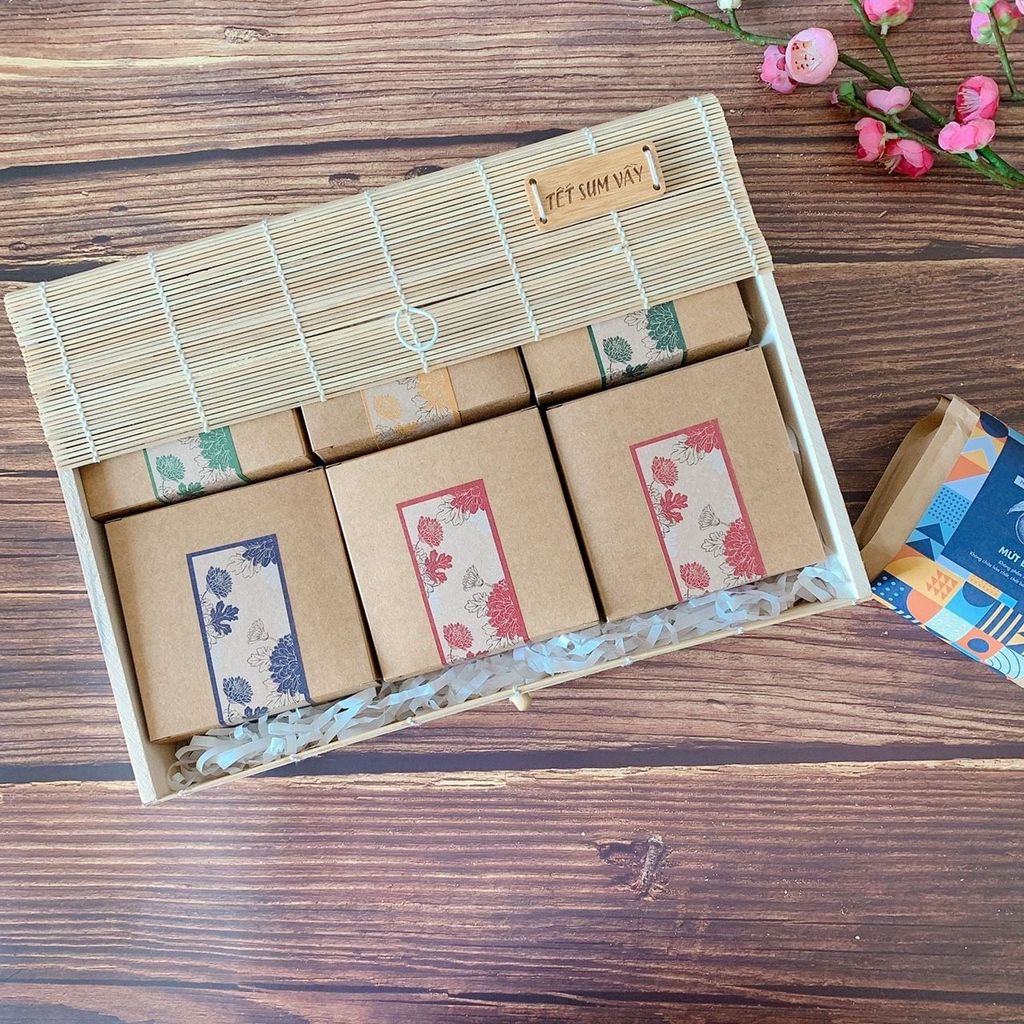 Quà Tết tặng nhân viên - Sum vầy 03