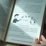  Sách - Lược Sử Vật Lý Lượng Tử - Chúa Có Gieo Xúc Xắc Cho Bạn? 