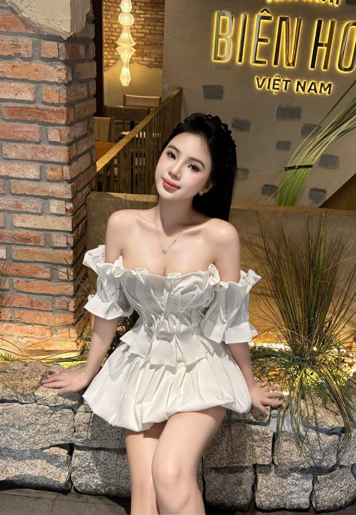 Set áo trễ vai xếp ly ôm eo phối chân váy phồng (P10)