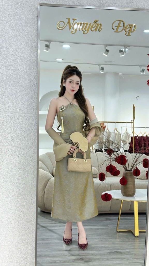Đầm yếm dáng dài phối tag hoa kèm choàng (P25)
