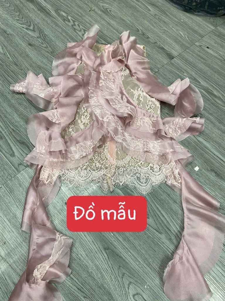 Áo cổ tròn ren tầng (S40)