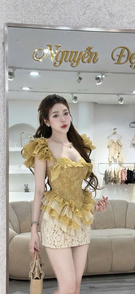 Set áo tay bồng xếp tầng phối ren và chân váy (T18)