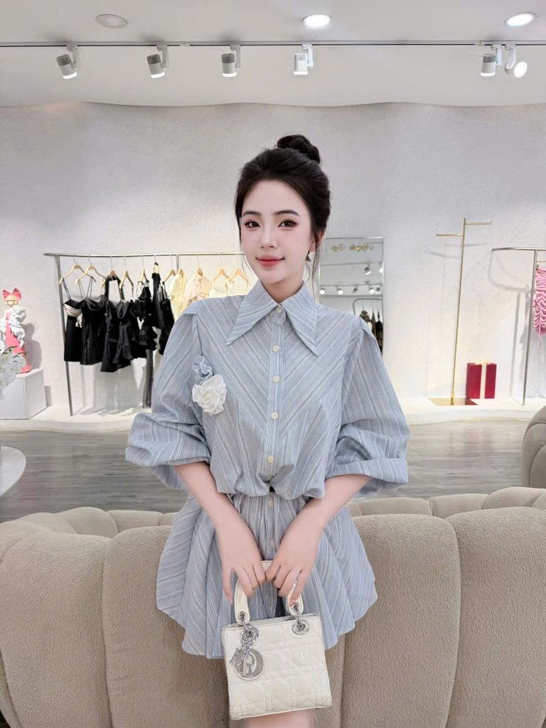 Đầm sơ mi đính hoa và dây nịt (T29)