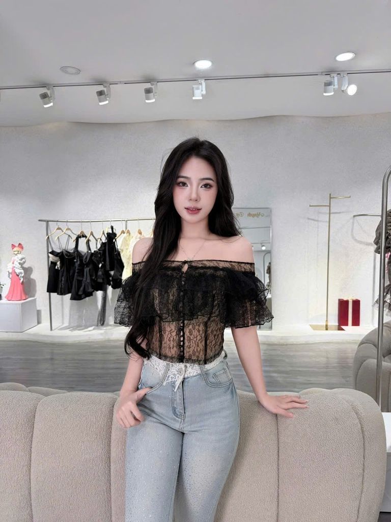 Áo ren trễ vai cài cúc ngọc (R50)